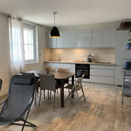 : Renove En Front De Mer, 2 Chambres, Terrasse - Fr-1-482-93
