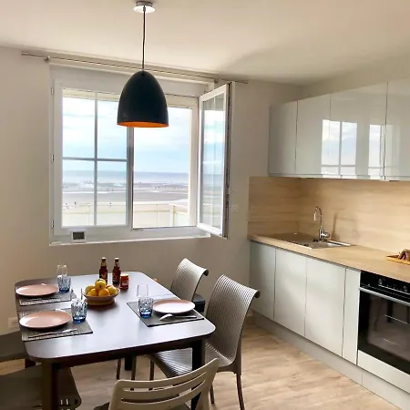 Apartament : Renove En Front De Mer, 2 Chambres, Terrasse - Fr-1-482-93 *