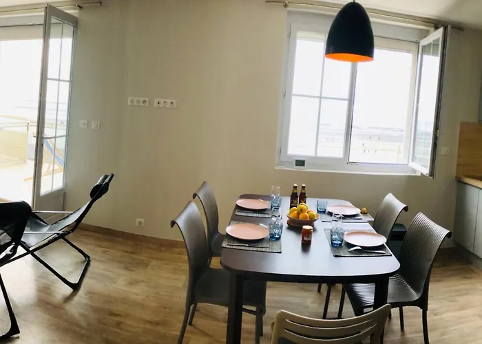 : Renove En Front De Mer, 2 Chambres, Terrasse - Fr-1-482-93