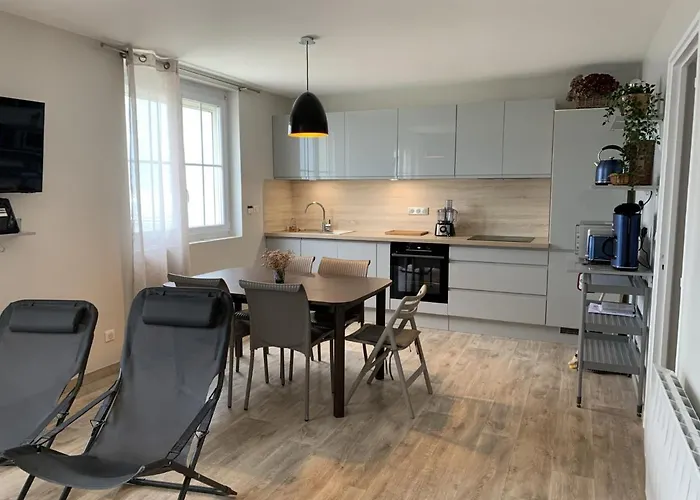 : Renove En Front De Mer, 2 Chambres, Terrasse - Fr-1-482-93