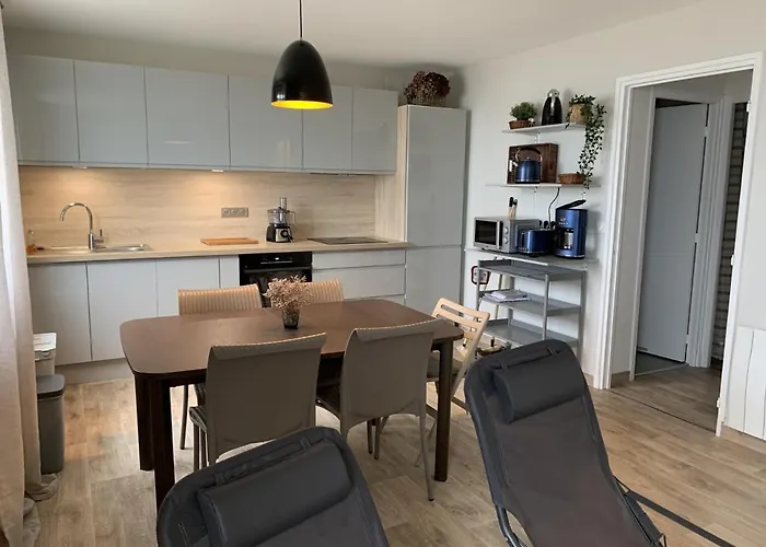 Apartment : Renove En Front De Mer, 2 Chambres, Terrasse - Fr-1-482-93 Fort-Mahon-Plage